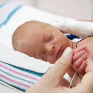 Bebé recién nacido prematuro