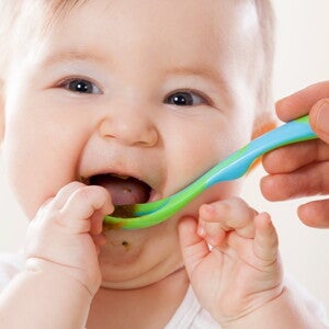 Introducción de alimentos saludables en la alimentación complementaria