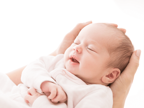 El DHA ayuda al desarrollo del feto durante el embarazo.