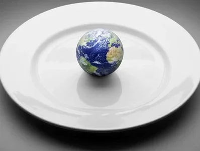 La tierra representada, servida en un plato